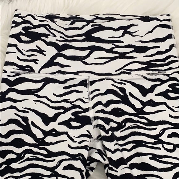 NWT mono b zebra animal print bike shorts - Picture 4 of 4